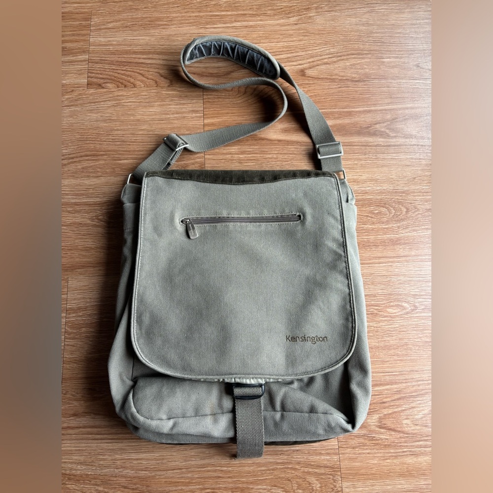 Kensington contour terrain laptop messanger bag